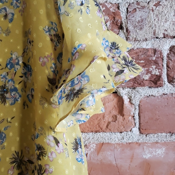 Ruffled Flowy Floral Chiffon Top - Picture 4 of 10